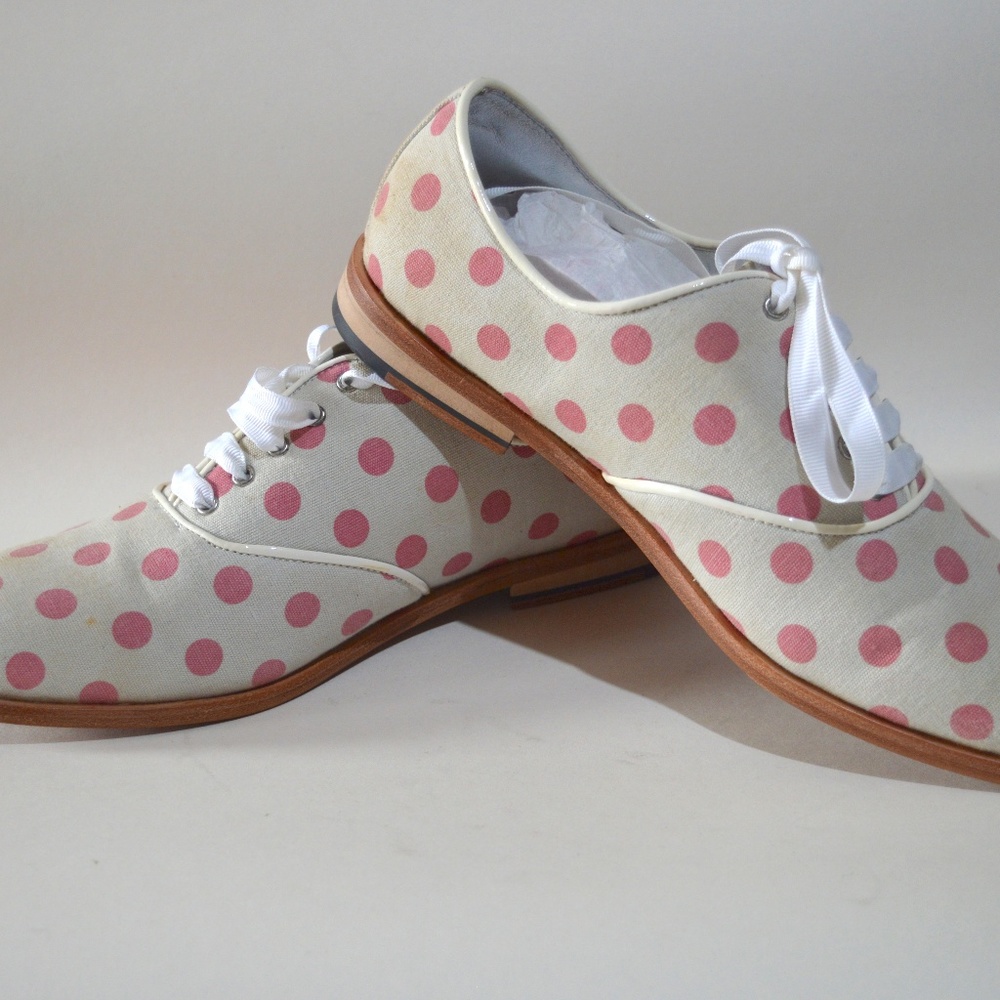 Zuriick Laverne. Pink dotted shoes.